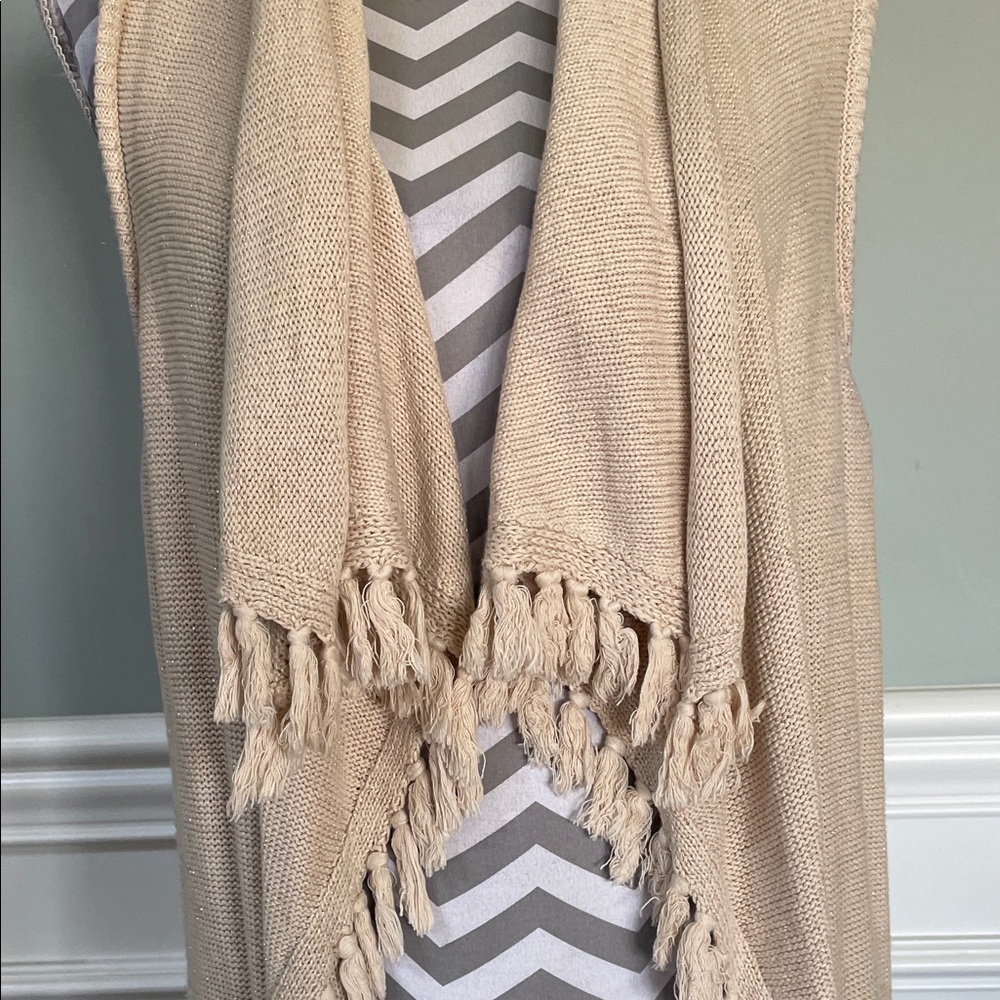 LILLY PULITZER Abbott Sweater Vest Cardigan with Tassels Tan Gold Sz MEDIUM - Picture 4 of 10